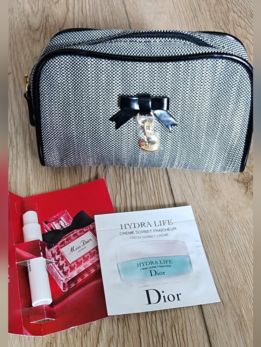 New Dior Black/white Mini Cosmetic Bag/ Coin Purse + 2 Samples Gift